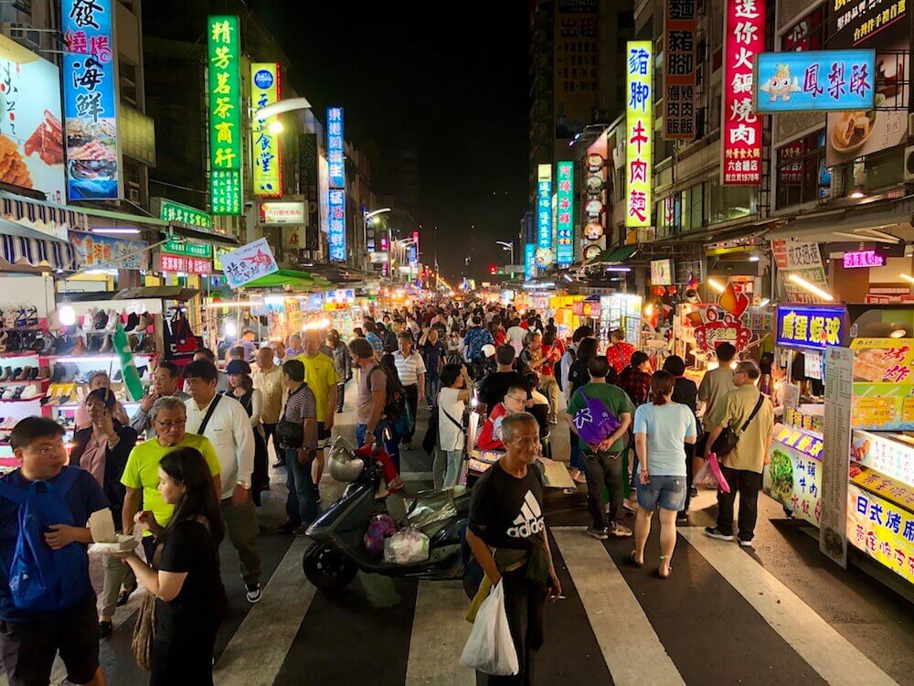 Kaohsiung: Liouhe night market, a perfect place to look for a good dinner.