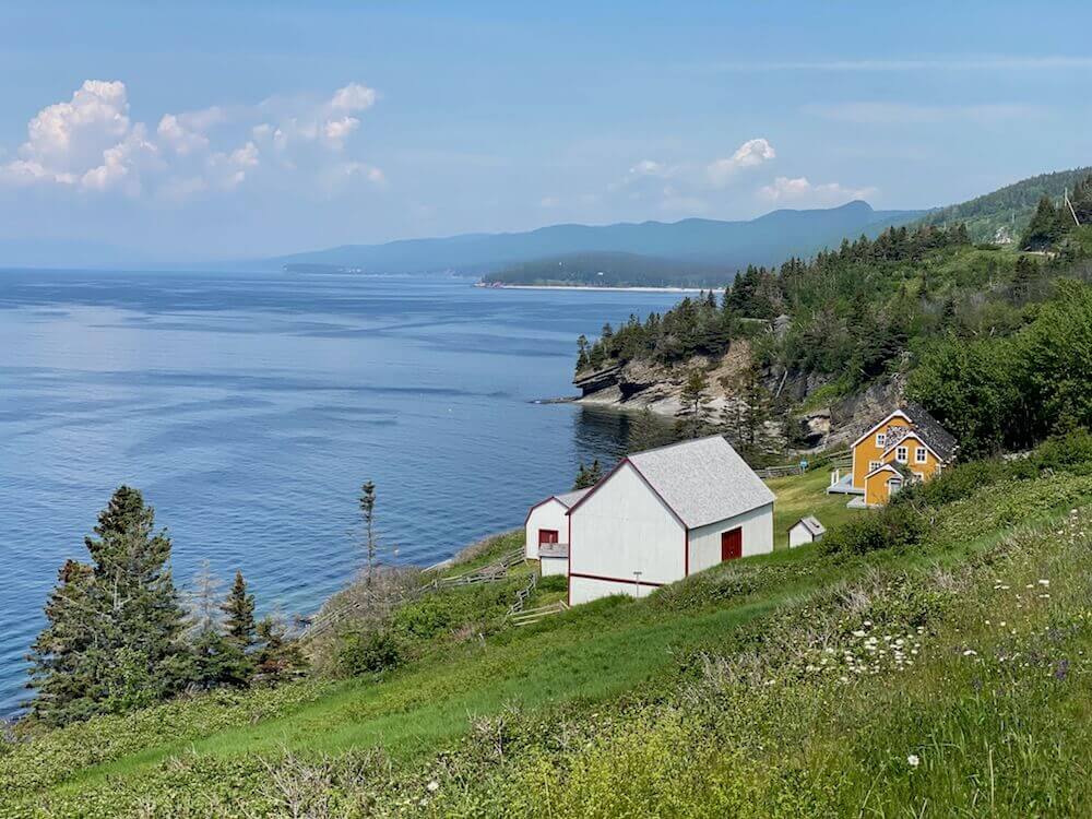This picture represents well the beauty of the Gaspésie coast.
