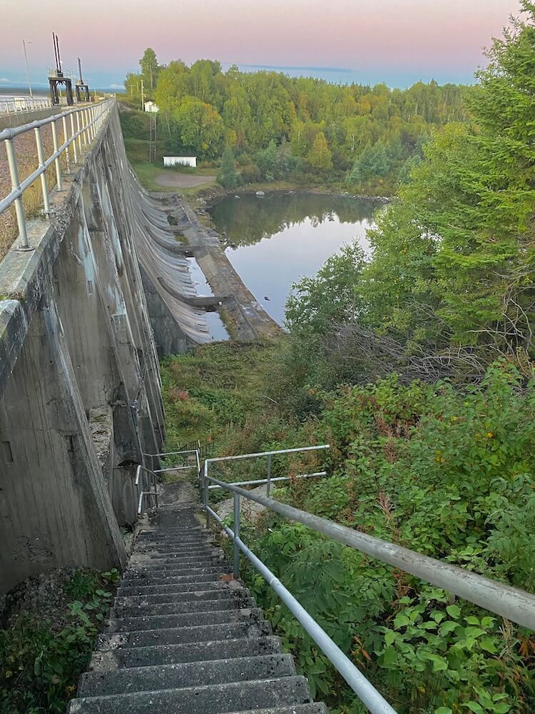 Crossing the dam close to Deer Lake